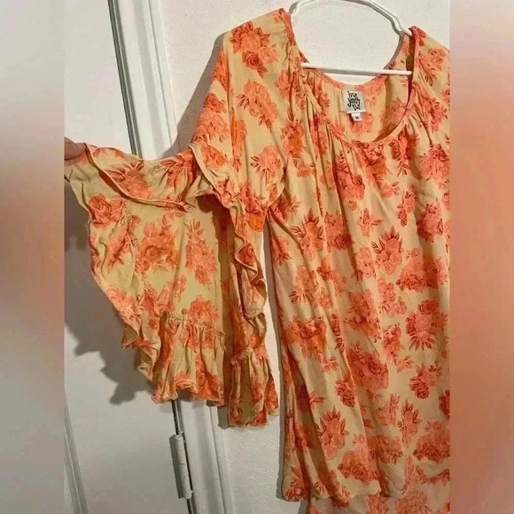 Ivy Jane Rayon Floral Cream and Blush Pink Quarter Length Ruffle Blouse Size M - Picture 5 of 8